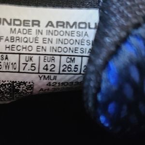 NEW Under Armour, Size US M 8.5 / W 10, UK 7.5, Color Black and Blue